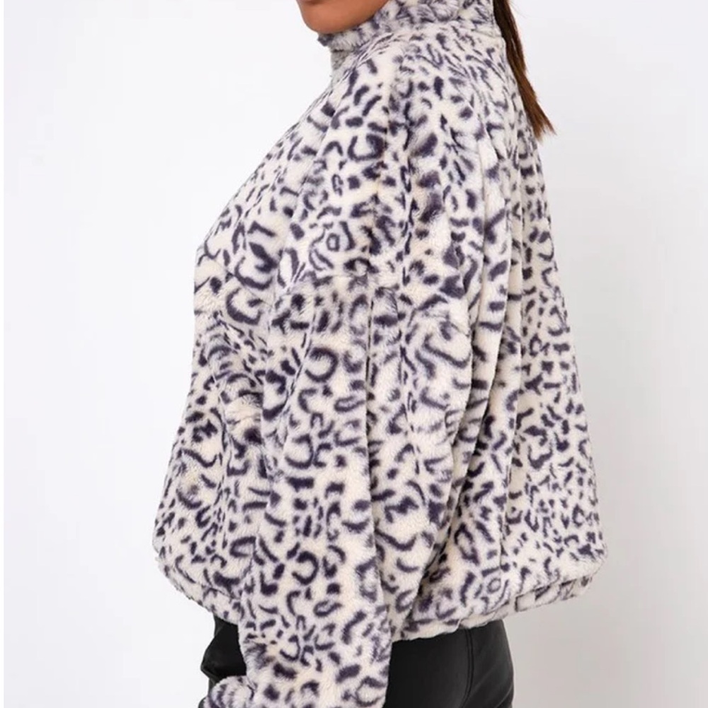 Motel Rocks Nero Ring Pull Jacket In White Leopard - Picture 8 of 14